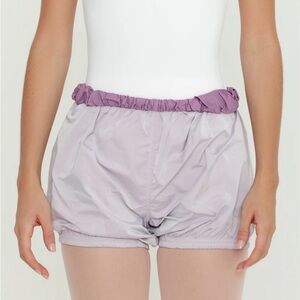 Bullet Pointe Reversible Parachute Shorts in Cloud/Plum